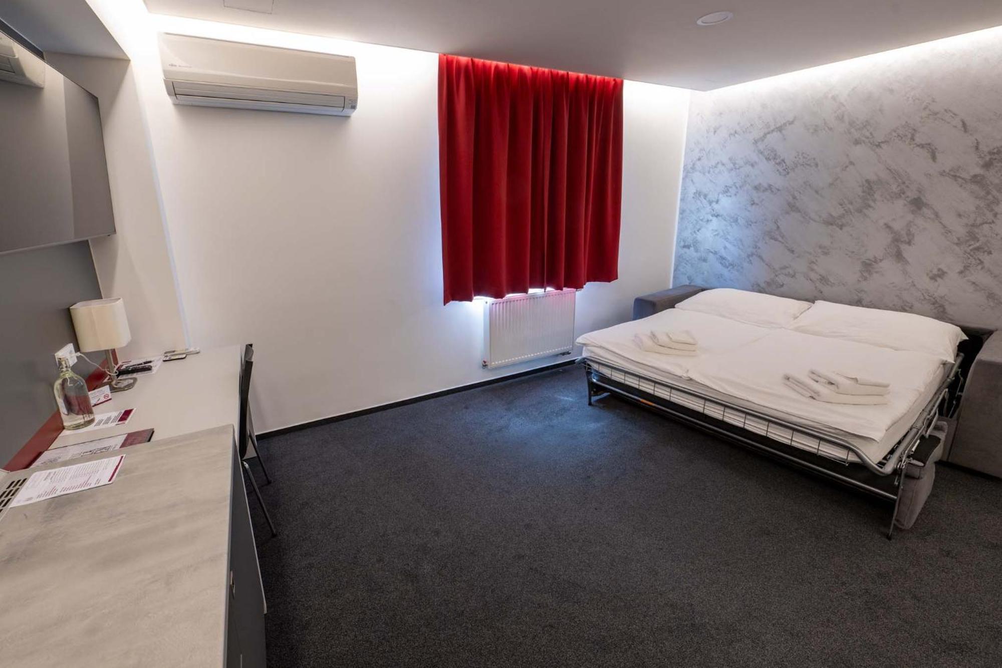 Hotel Villa Eden Jihlava Exteriör bild