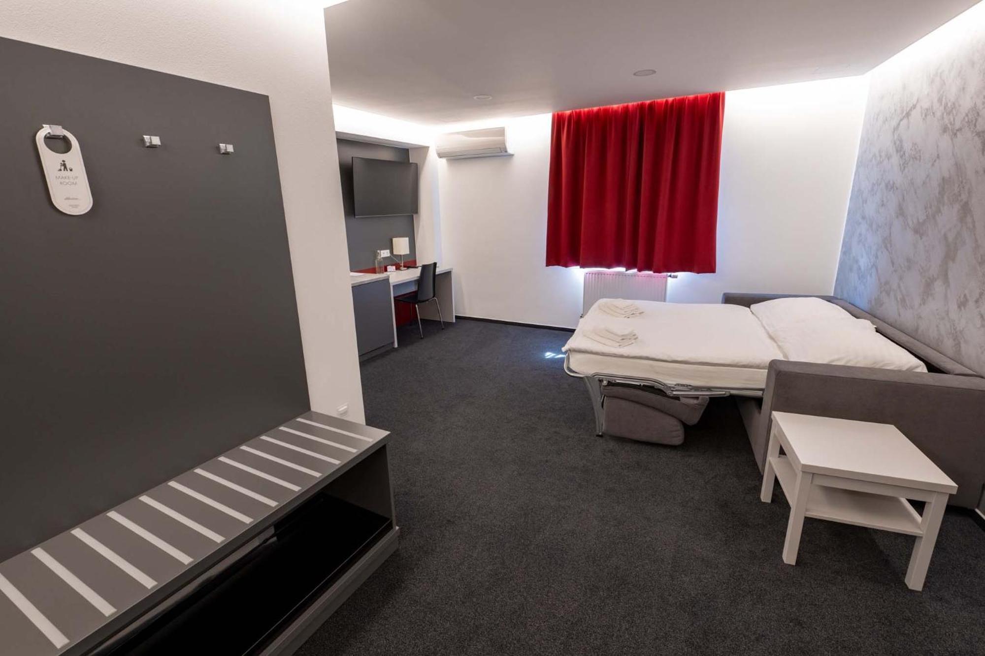 Hotel Villa Eden Jihlava Exteriör bild