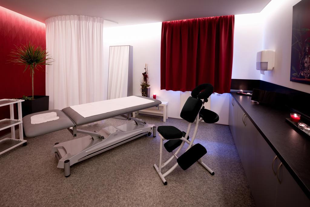 Hotel Villa Eden Jihlava Exteriör bild