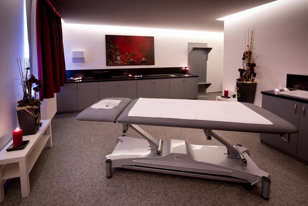 Hotel Villa Eden Jihlava Exteriör bild
