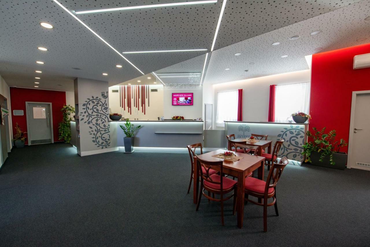 Hotel Villa Eden Jihlava Exteriör bild
